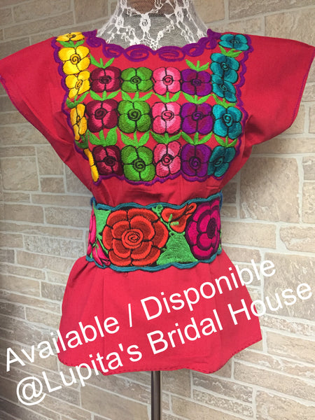 Artisanal embroidered blouse with fashion belt